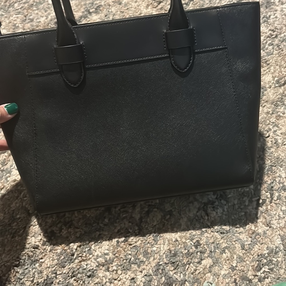 Kate Spade Black and Silver Crossbody Bag with Modern Elegance - Picture 6 of 12